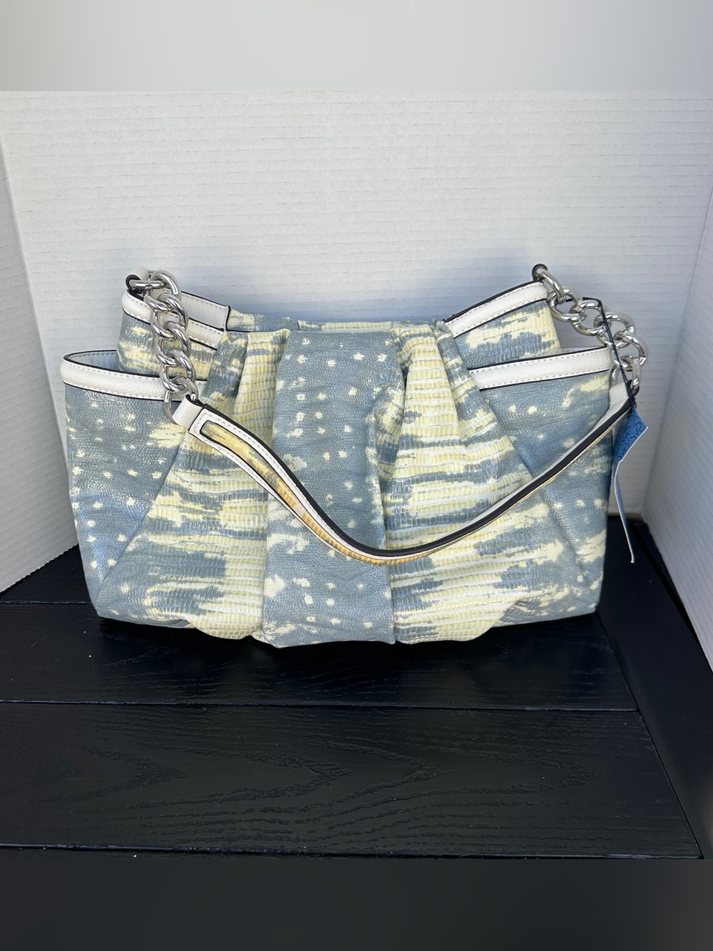 Simply Vera Vera Wang Blue & Cream Tie-Dye Pleated Hobo Shoulder Bag - Picture 4 of 7